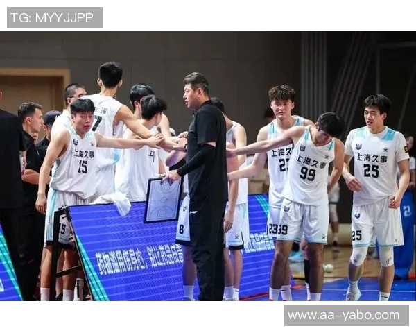 全运U22男篮半决赛广东队轻松战胜上海队李奕臻表现出色砍下18分5板2助