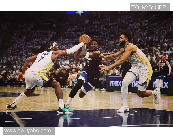 森林狼半场狂胜爵士34分华子与兰德尔仅差一分争夺得分王