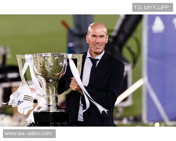 回顾齐达内执教皇马五年辉煌历程十年前今天他首次上任